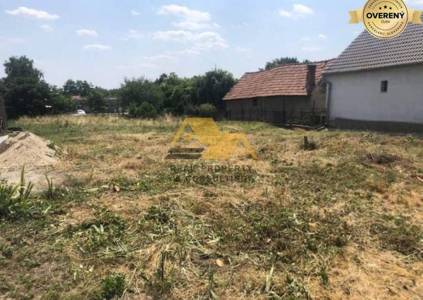 Predám stavebný pozemok v obci Čalovec