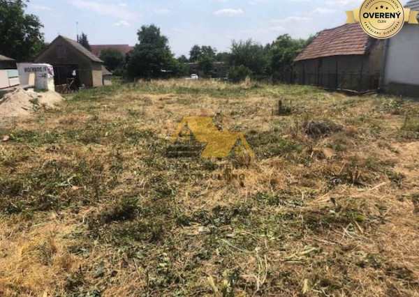 Predám stavebný pozemok v obci Čalovec