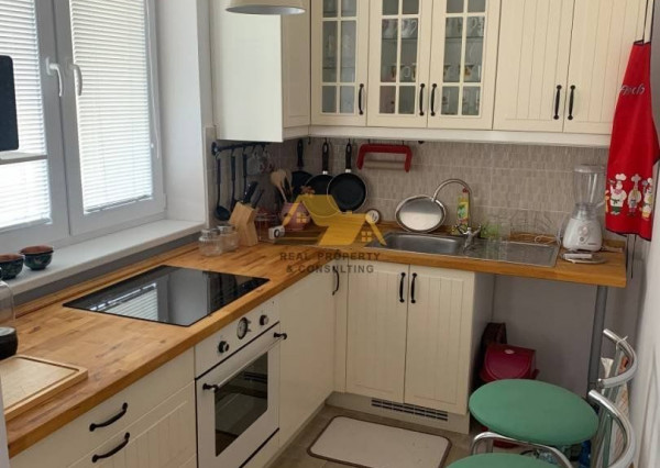 Exkluzívne! Predám tehlový 3 izbový byt s balkónom v Nových Zámkoch