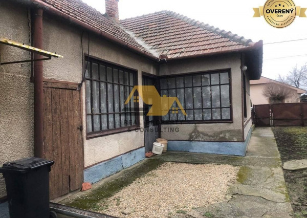 Predám rodinný dom s pozemkom v obci Bešeňov