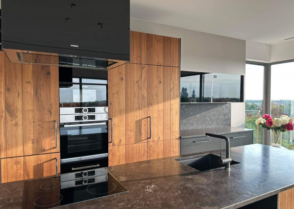 Predám moderný penthouse s terasou v Komárne