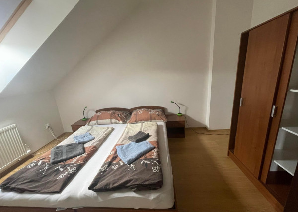 Výhodná ponuka! Apartmán neďaleko kúpaliska v obci Podhájska