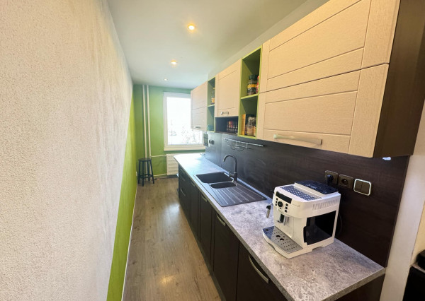 Exkluzívne! Predám 3 izbový byt s balkónom v Nových Zámkoch