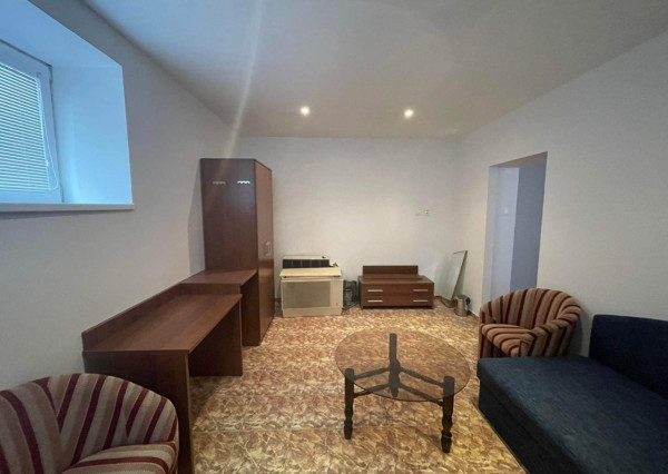 Prenajmem 1 izbový byt v Nových Zámkoch