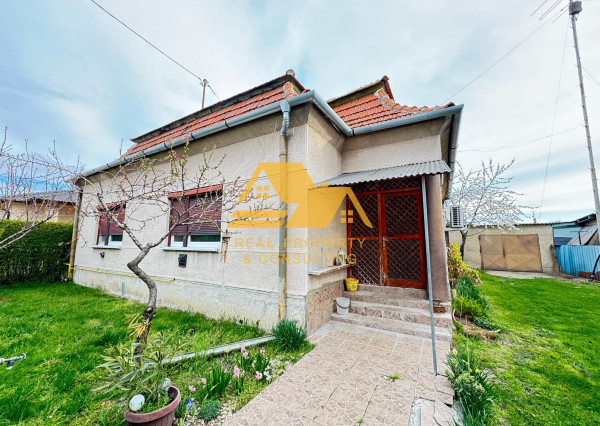 Znížená cena! Rodinný dom v tichej uličke v Nesvadoch