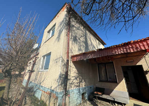 Exkluzívne! Predám rodinný dom s garážou v obci Veľká Maňa