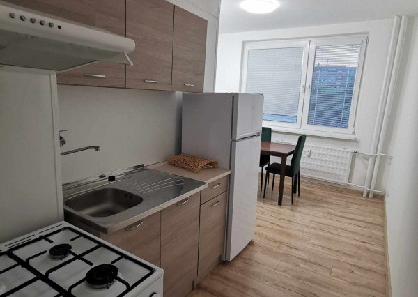 Prenajmem 3 izbový byt s balkónom v Nových Zámkoch