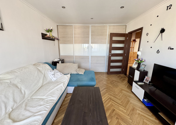 Exkluzívne! Predám 3 izbový byt s balkónom v Nových Zámkoch