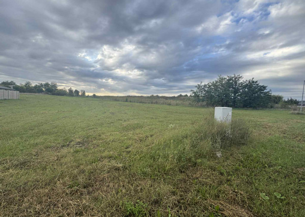 Predám pozemok v obci Andovce