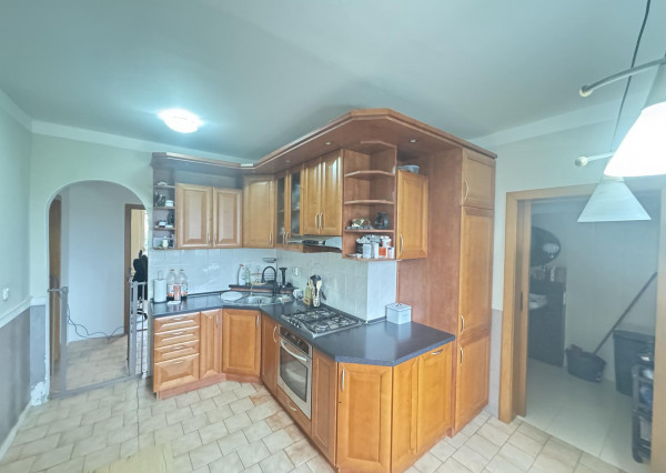 Predám 3 izbový byt s balkónom v Nových Zámkoch