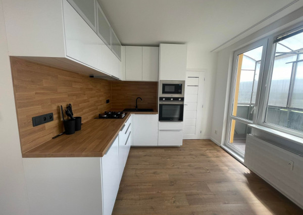 Prenajmem pekný 2 izbový byt s balkónom v Nových Zámkoch