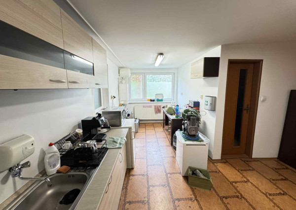 Exkluzívne! Predám rodinný dom na podnikanie v Nových Zámkoch