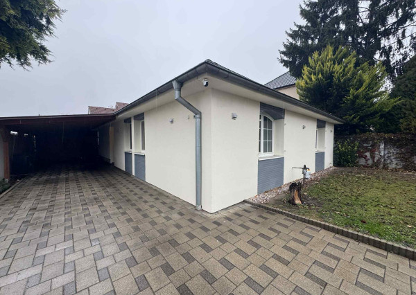 Rodinný dom s bazénom v Nových Zámkoch