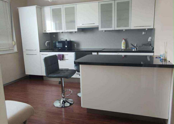 Prenajmem prerobený 1 izbový byt v Nových Zámkoch