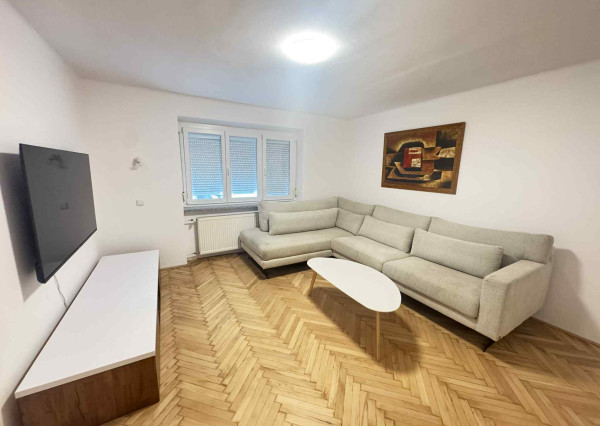 Prenajmem 2 izbový byt v centre v Nových Zámkoch