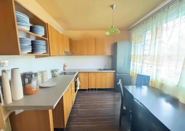 Predám 3 izbový byt s balkónom na sídlisku Juh v Nových Zámkoch