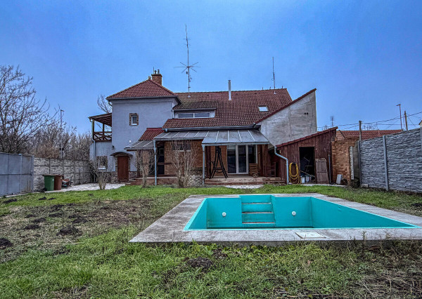 Predám prerobený rodinný dom v Nových Zámkoch