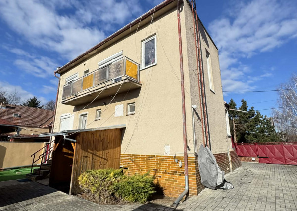 Predám rodinný dom s garážou v obci Tvrdošovce