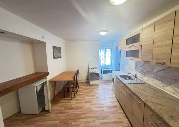 Prenajmem 2 izbový byt v Nesvadoch