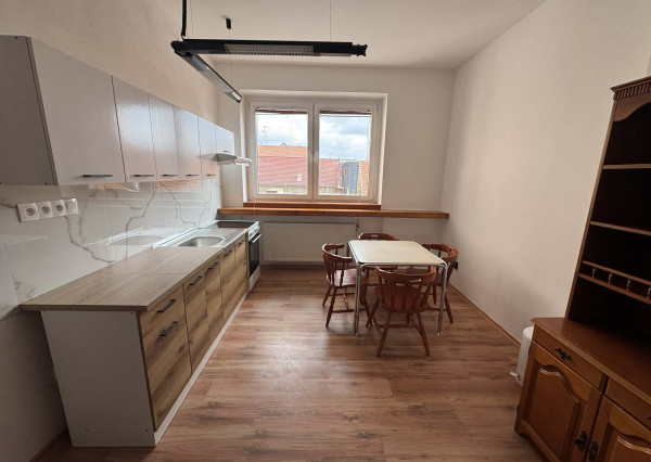 Prenajmem 1 izbový byt v Nových Zámkoch