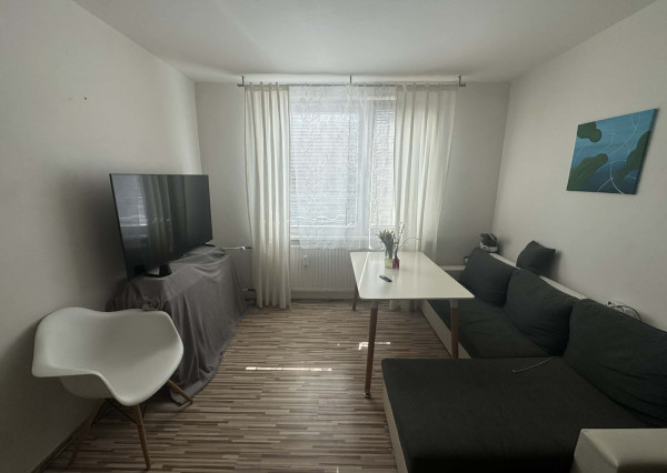 Prenajmem 1 izbový byt v Nových Zámkoch