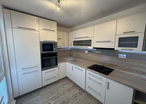 Prenajmem pekný 2 izbový byt s balkónom v Nových Zámkoch