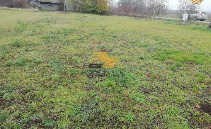Predám stavebný pozemok v obci Jatov - fotografia 1