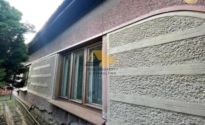 Predám rodinný dom s veľkým pozemkom v obci Imeľ - fotografia 2