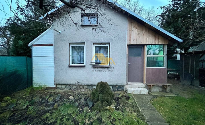 Predám chatu so záhradou v Nových Zámkoch - fotografia 1