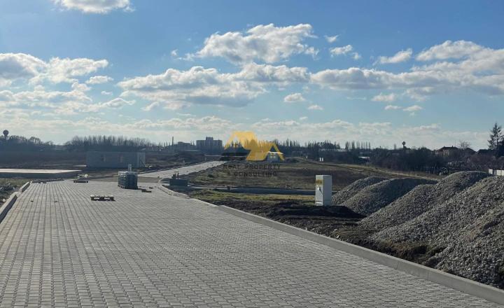 Predám stavebný pozemok v obci Dvory nad Žitavou - fotografia 1
