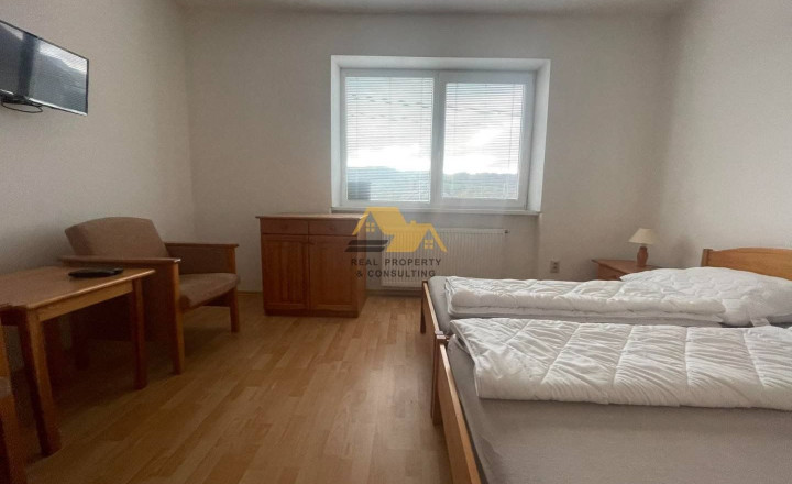 Predám zrekonštruovaný rodinný dom v obci Podhájska - fotografia 2