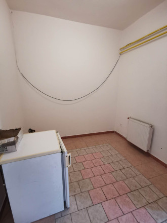Prenajmem obchodný priestor v Nových Zámkoch - fotografia 5