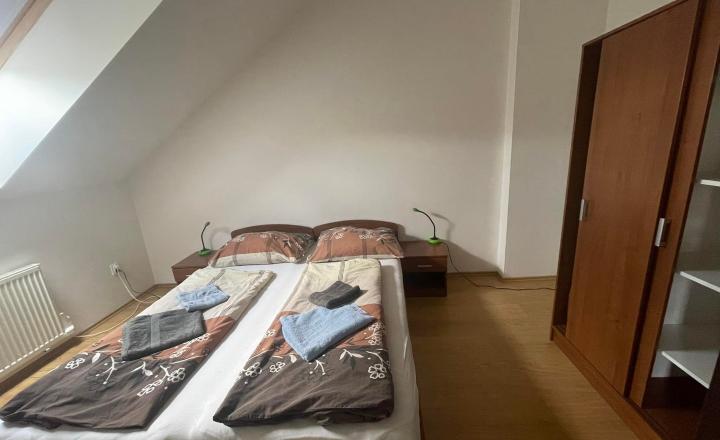 Výhodná ponuka! Apartmán neďaleko kúpaliska v obci Podhájska - fotografia 1