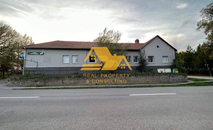 Predám podnikateľský objekt v obci Dubník - fotografia 1