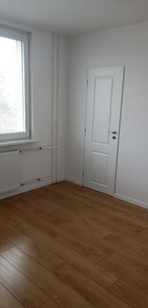 Prerobený 2 izbový byt s balkónom v Nových Zámkoch - fotografia 1