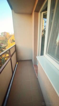 Prenajmem garsónku s balkónom v Nových Zámkoch - fotografia 4