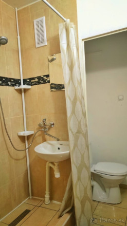 Prenajmem garsónku s balkónom v Nových Zámkoch - fotografia 5