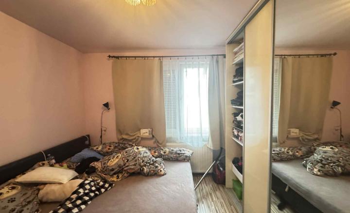 Predám 3 izbový byt s balkónom na sídlisku Juh v Nových Zámkoch - fotografia 1