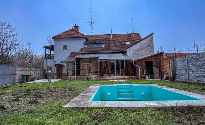 Predám prerobený rodinný dom v Nových Zámkoch - fotografia 1