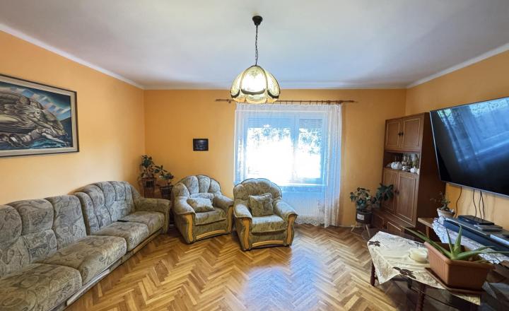 Predám rodinný dom s garážou v obci Tvrdošovce - fotografia 5
