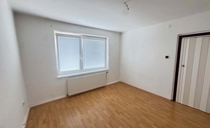 Exkluzívne! Predám 4 izbový byt na Mládežníckej ulici v Palárikove