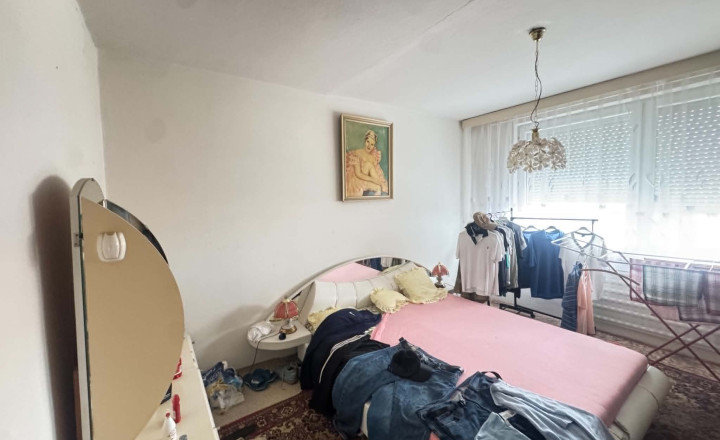 Predám 4 izbový byt neďaleko centra v Nových Zámkoch - fotografia 3