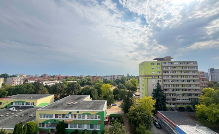 Predám 4 izbový byt neďaleko centra v Nových Zámkoch - fotografia 5