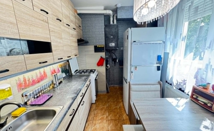 Predám tehlový 2 izbový byt v centre mesta Nové Zámky - fotografia 5