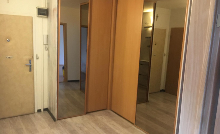 Exkluzívne!Predám 3 izbový byt s 2 balkónmi v Nových Zámkoch - fotografia 4