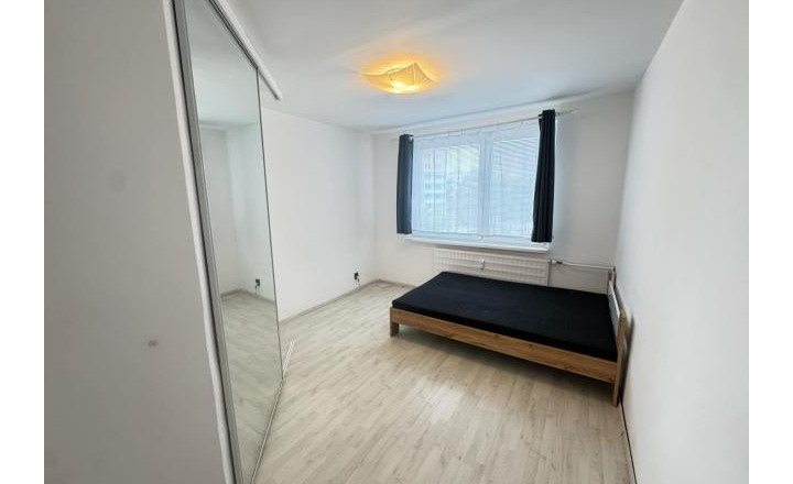 Prenajmem 2 izbový byt s balkónom v Nových Zámkoch - fotografia 4