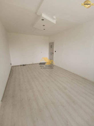 Prenajmem 2 izbový byt s balkónom v Nových Zámkoch - fotografia 3