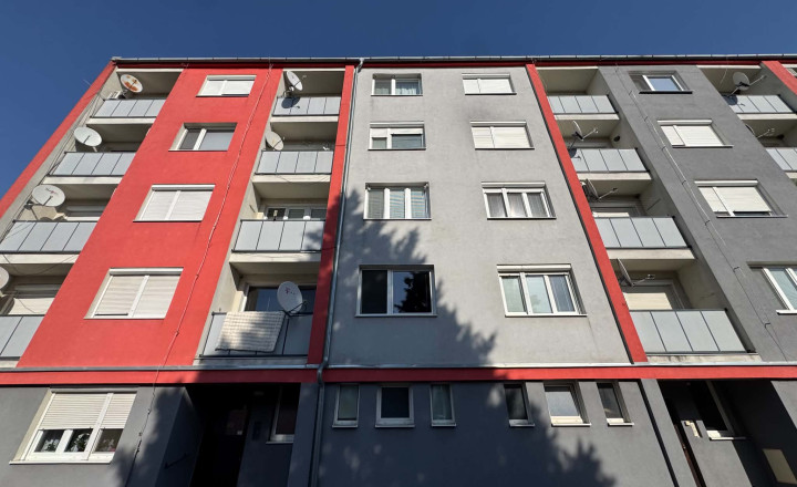 Exkluzívne! Predám 3 izbový byt s loggiou v obci Bajč - fotografia 9