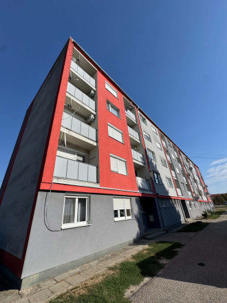 Exkluzívne! Predám 3 izbový byt s loggiou v obci Bajč - fotografia 10
