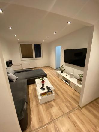 Prenajmem pekný 3 izbový byt s balkónom v Nových Zámkoch - fotografia 4